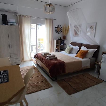 Beautiful Choice - Near Athens Airport - 50M From The Sea - Iq+ Apartamento Loútsa Exterior foto