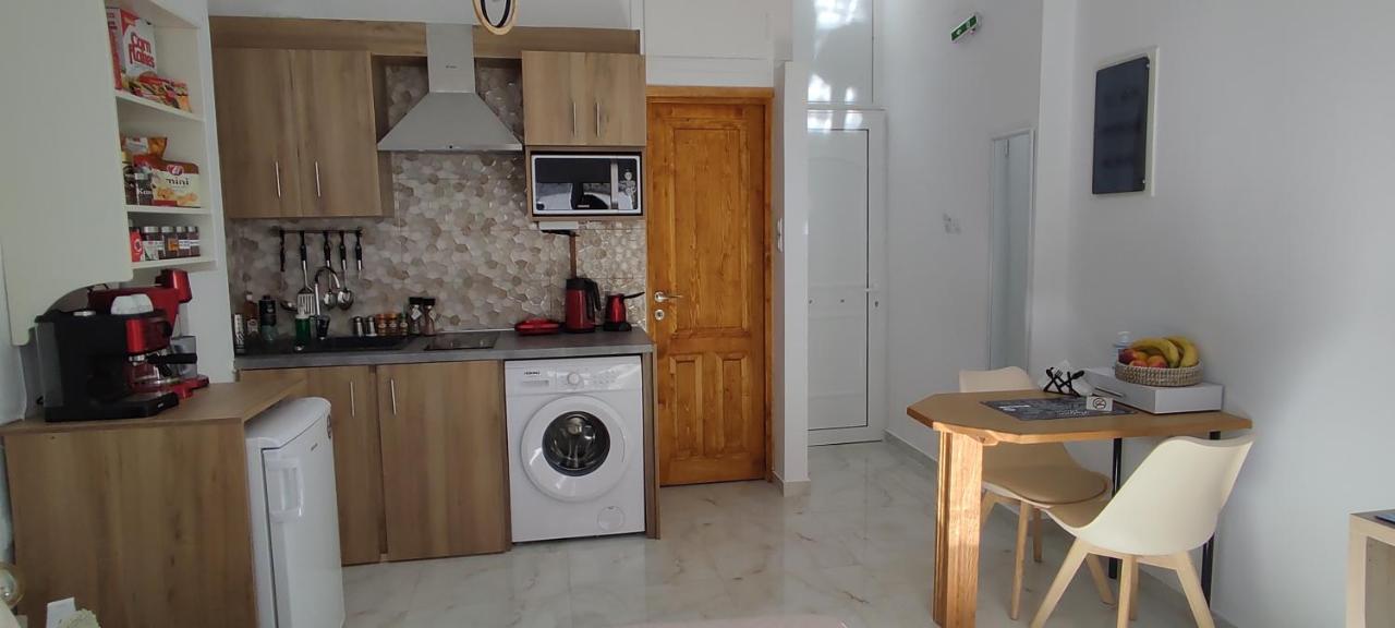 Beautiful Choice - Near Athens Airport - 50M From The Sea - Iq+ Apartamento Loútsa Exterior foto