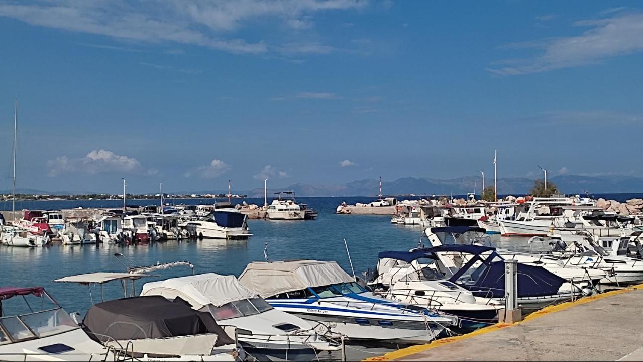 Beautiful Choice - Near Athens Airport - 50M From The Sea - Iq+ Apartamento Loútsa Exterior foto