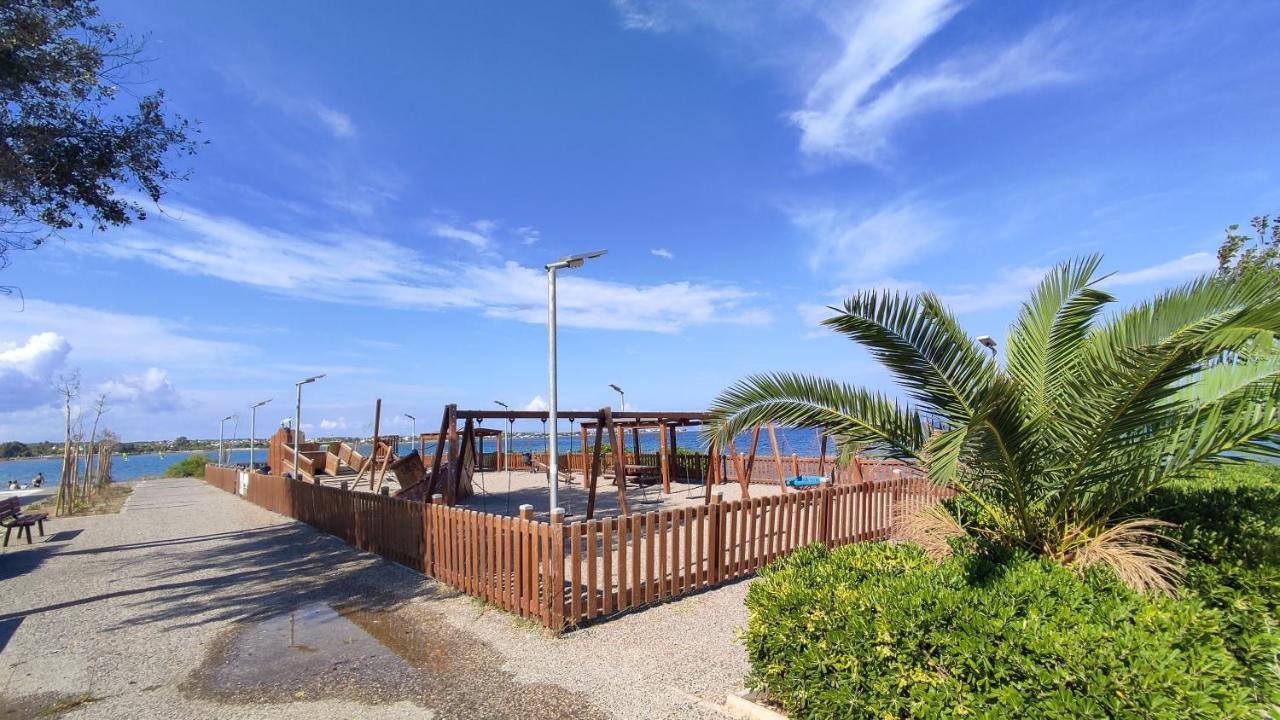 Beautiful Choice - Near Athens Airport - 50M From The Sea - Iq+ Apartamento Loútsa Exterior foto
