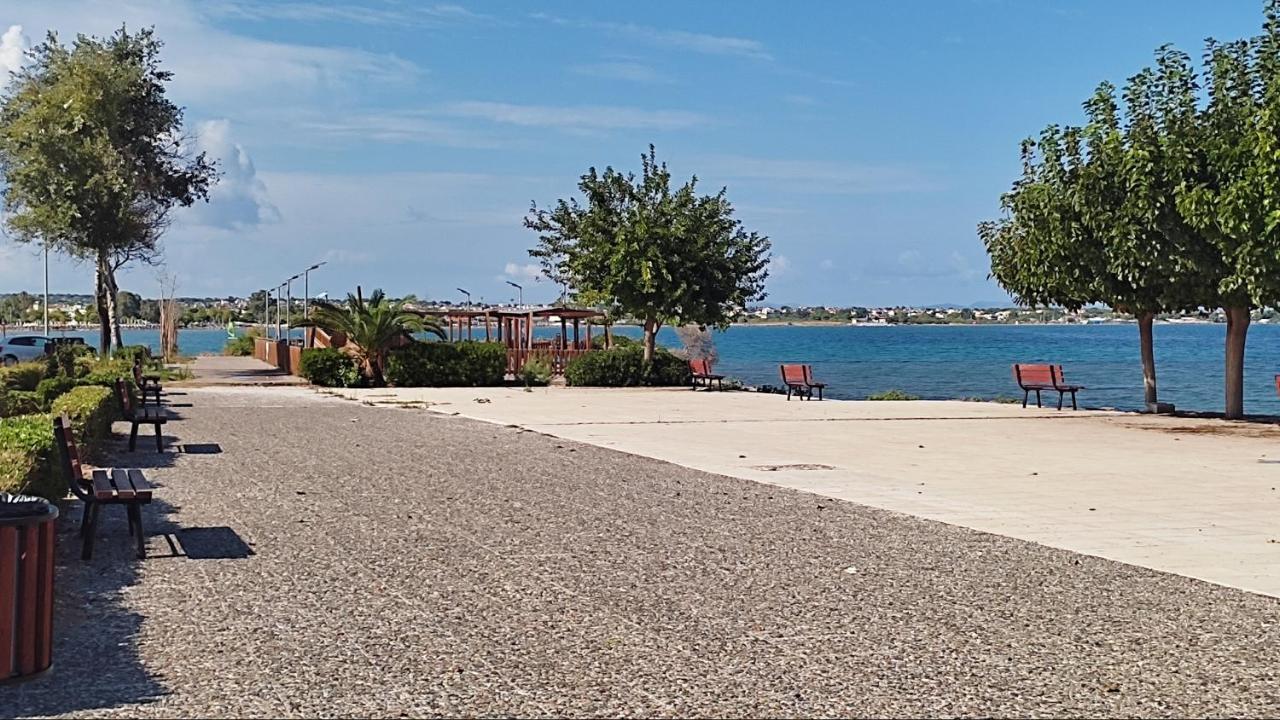 Beautiful Choice - Near Athens Airport - 50M From The Sea - Iq+ Apartamento Loútsa Exterior foto