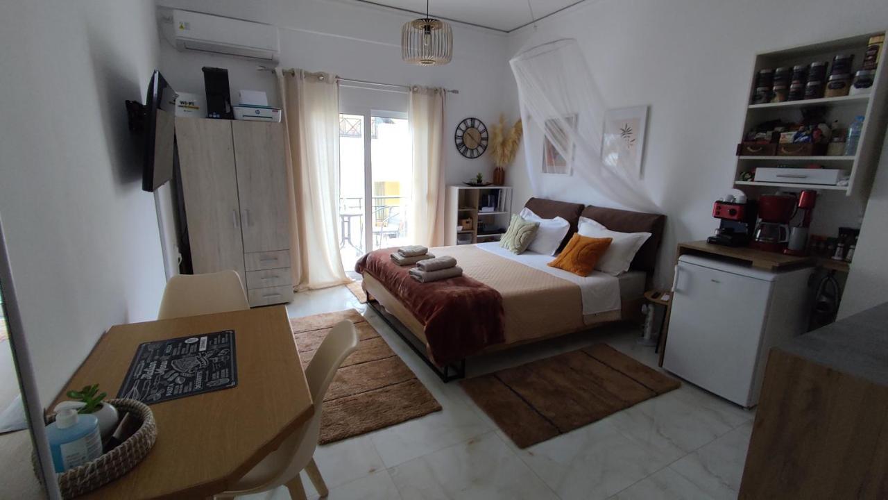 Beautiful Choice - Near Athens Airport - 50M From The Sea - Iq+ Apartamento Loútsa Exterior foto